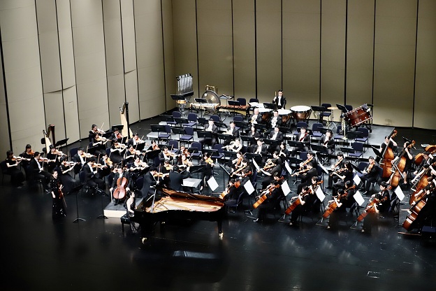 “荣耀时光”长沙交响乐团专场音乐会上演